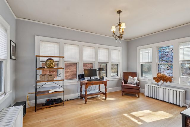 5200 Ingersoll Avenue, Des Moines, IA 50312