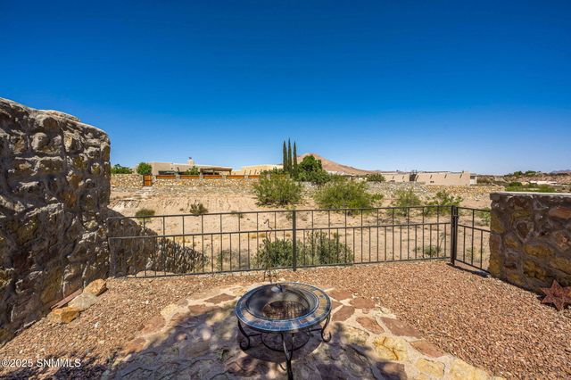 1495 Vista Del Cerro, Las Cruces, NM 88007