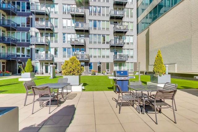 565 W Quincy Street 1603, Chicago, IL 60661