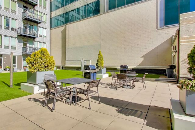 565 W Quincy Street 1603, Chicago, IL 60661