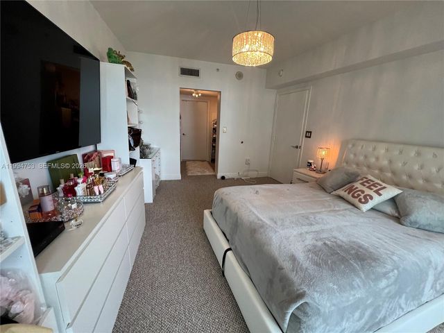 1750 N Bayshore 1411, Miami, FL 33132