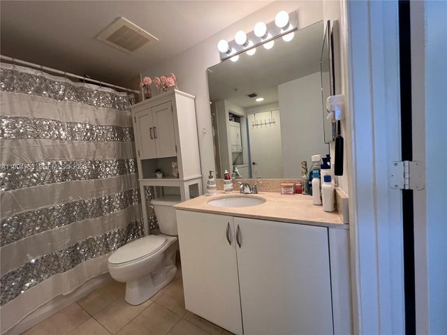 1750 N Bayshore 1411, Miami, FL 33132