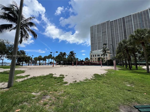 1750 N Bayshore 1411, Miami, FL 33132