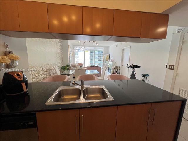 1750 N Bayshore 1411, Miami, FL 33132