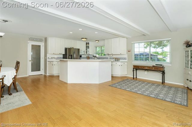 6805 Emerald Shores Drive, Troy, MI 48085
