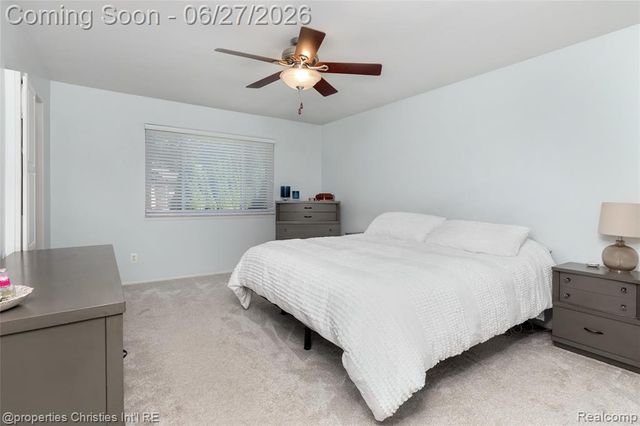 6805 Emerald Shores Drive, Troy, MI 48085
