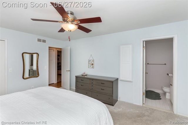 6805 Emerald Shores Drive, Troy, MI 48085