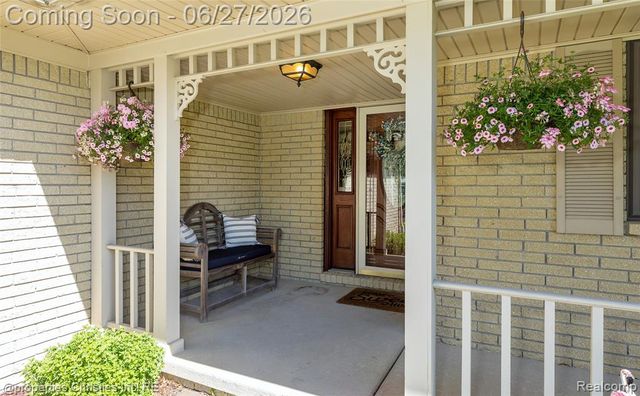 6805 Emerald Shores Drive, Troy, MI 48085