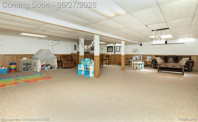 6805 Emerald Shores Drive, Troy, MI 48085
