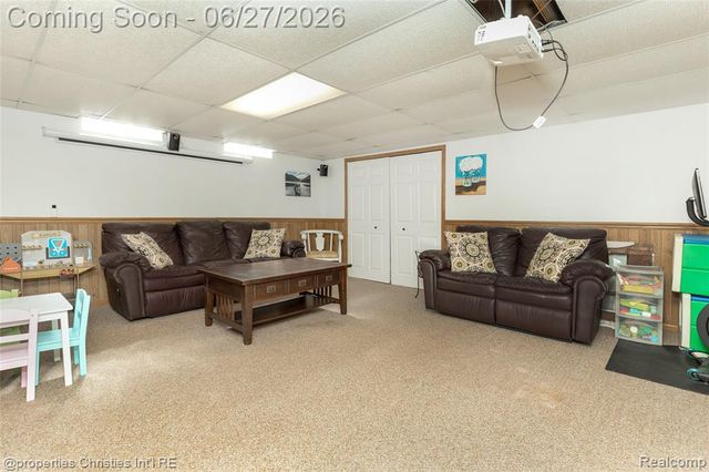 6805 Emerald Shores Drive, Troy, MI 48085