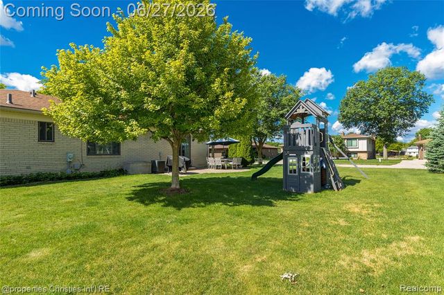 6805 Emerald Shores Drive, Troy, MI 48085