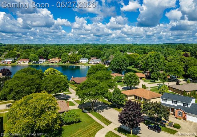 6805 Emerald Shores Drive, Troy, MI 48085