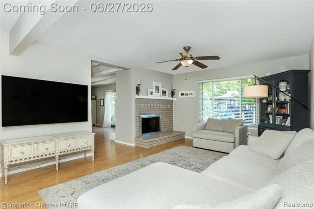 6805 Emerald Shores Drive, Troy, MI 48085