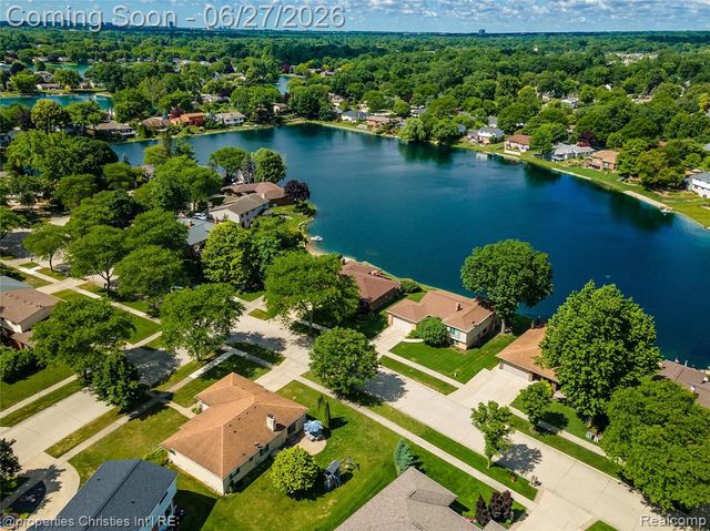 6805 Emerald Shores Drive, Troy, MI 48085