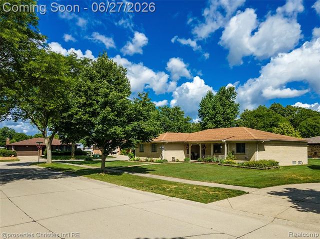 6805 Emerald Shores Drive, Troy, MI 48085