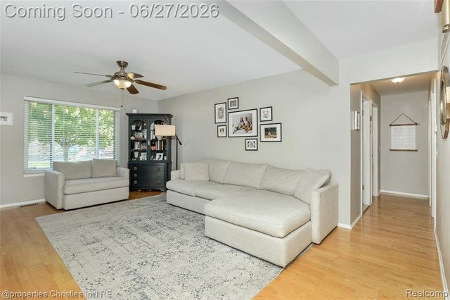 6805 Emerald Shores Drive, Troy, MI 48085