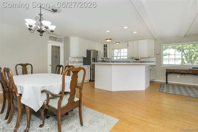 6805 Emerald Shores Drive, Troy, MI 48085