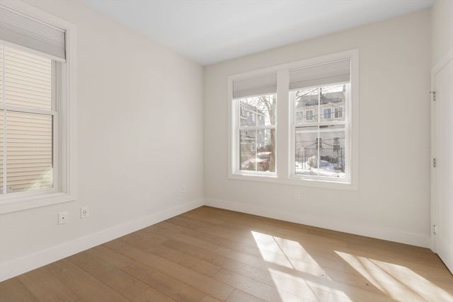 24 Rush St E, Somerville, MA 02145