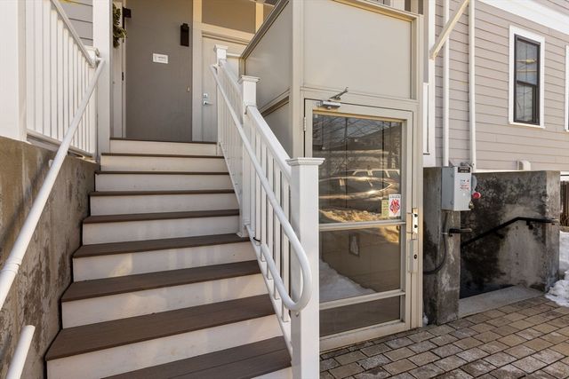 24 Rush St E, Somerville, MA 02145