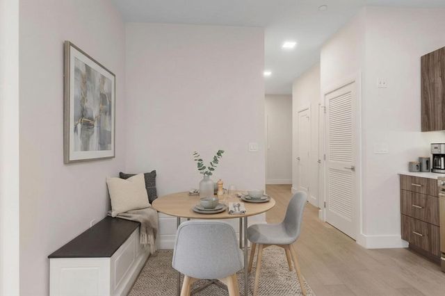 24 Rush St E, Somerville, MA 02145