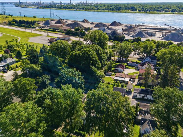 617 Saint James Street, Marysville, MI 48040