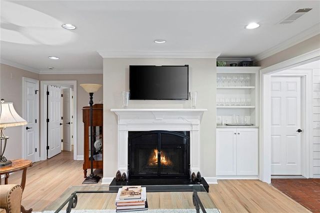 494 Ansley Walk Terrace NE, Atlanta, GA 30309