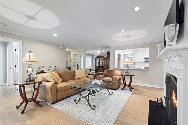 494 Ansley Walk Terrace NE, Atlanta, GA 30309