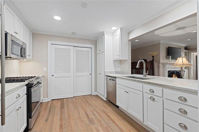 494 Ansley Walk Terrace NE, Atlanta, GA 30309