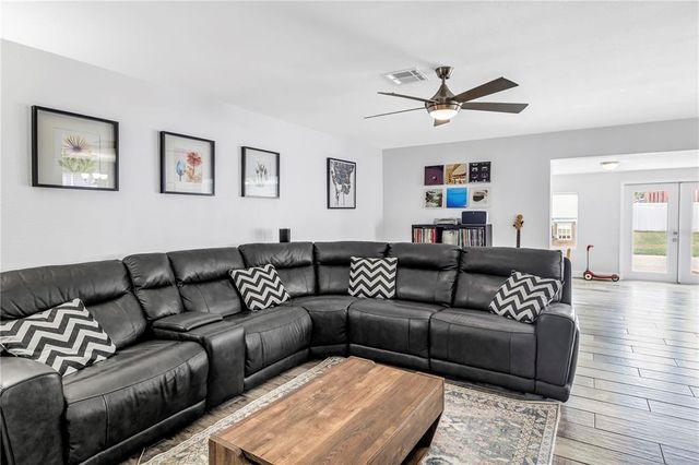 3537 12TH AVENUE N, St Petersburg, FL 33713