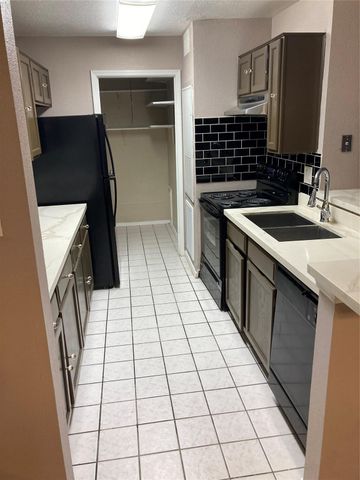 10667 Braes Bend Drive, Houston, TX 77071