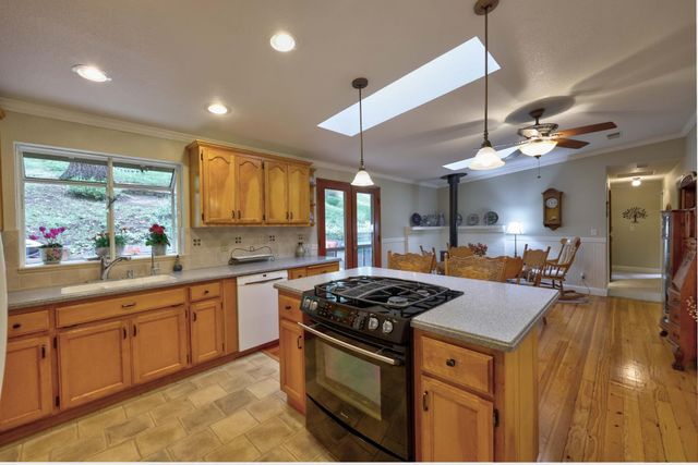 409 Live Oak Rd, Colfax, CA 95713