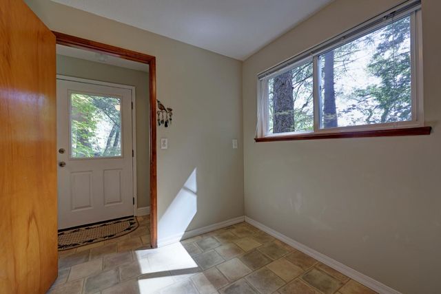 409 Live Oak Rd, Colfax, CA 95713