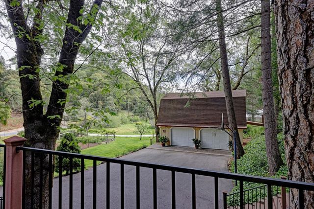 409 Live Oak Rd, Colfax, CA 95713