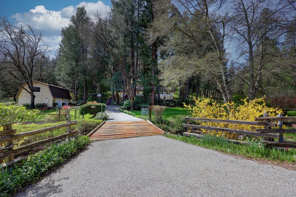 409 Live Oak Rd, Colfax, CA 95713