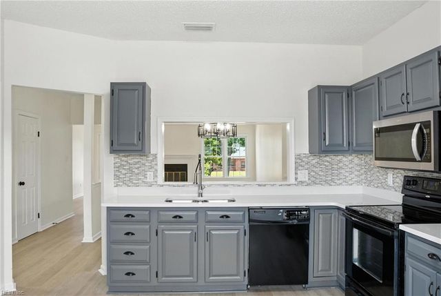 4239 Minnard CT, Virginia Beach, VA 23462