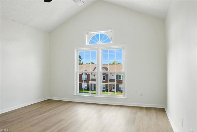 4239 Minnard CT, Virginia Beach, VA 23462