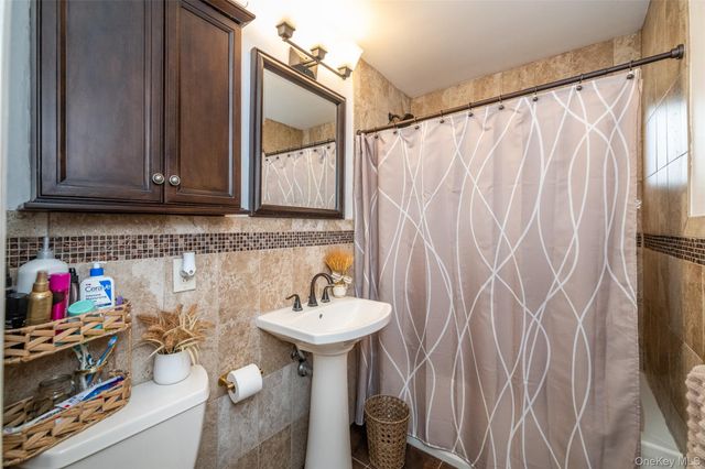 2531 Hollers Avenue, Bronx, NY 10475