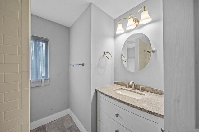 5715 Blinnton Place, Columbus, OH 43235