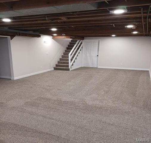 6742 Foxbend Court, Florissant, MO 63033