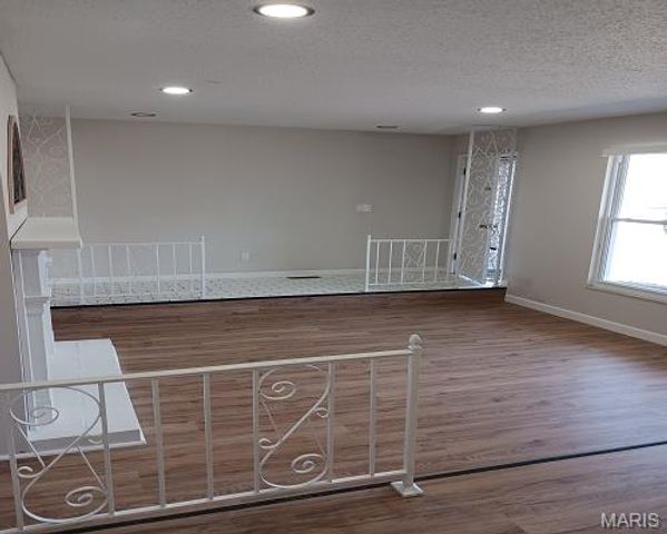 6742 Foxbend Court, Florissant, MO 63033