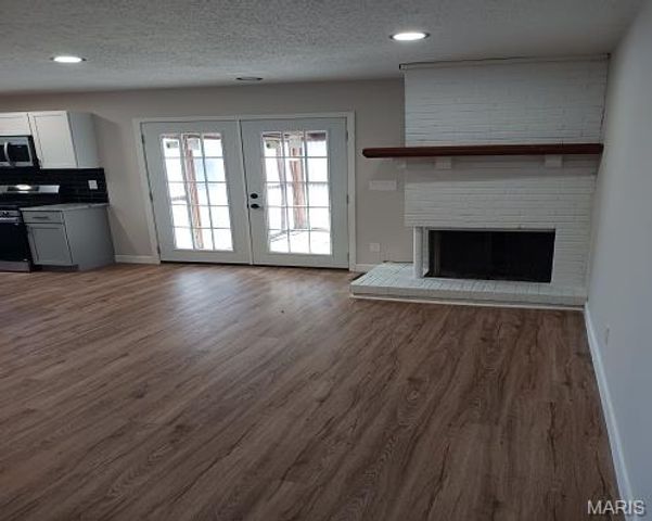 6742 Foxbend Court, Florissant, MO 63033