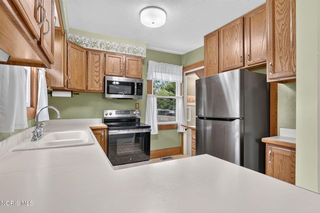 441 W 6th Street, Perrysburg, OH 43551