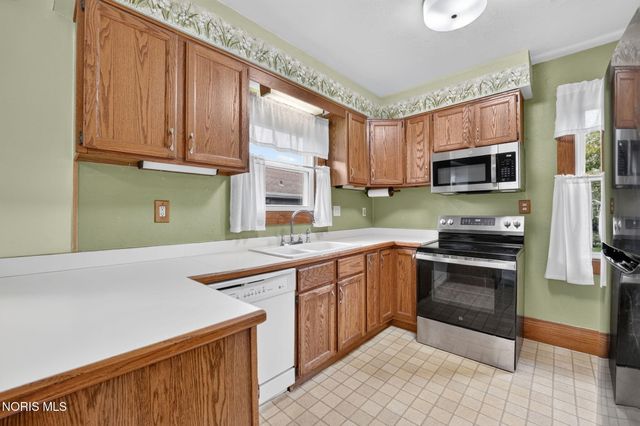 441 W 6th Street, Perrysburg, OH 43551