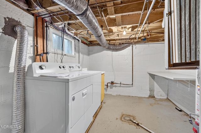 441 W 6th Street, Perrysburg, OH 43551
