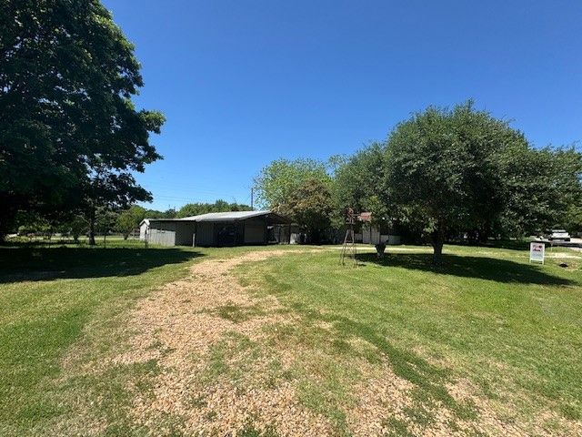 315 Wildwind Street, Gun Barrel City, TX 75156
