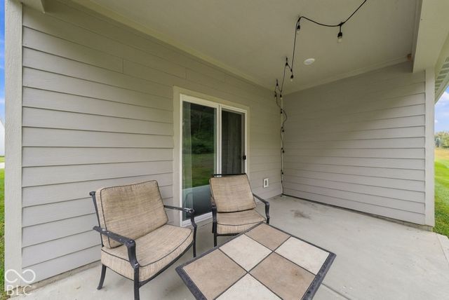 2560 Lanai Lane, Greenwood, IN 46143