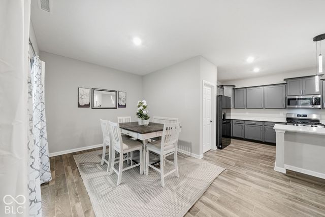 2560 Lanai Lane, Greenwood, IN 46143