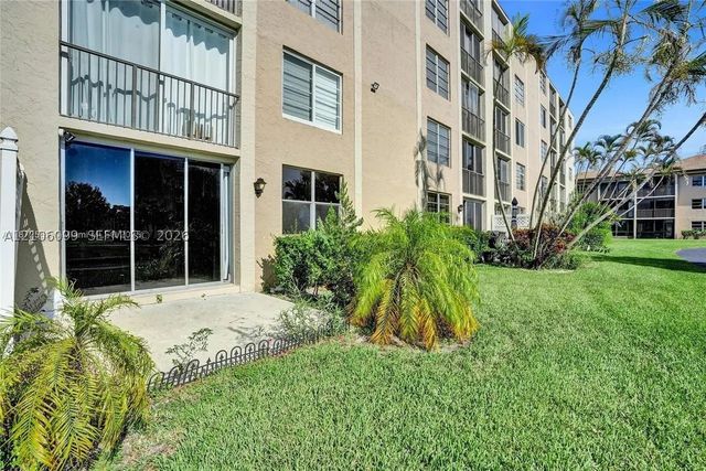 7840 NW 50th St 105, Lauderhill, FL 33351