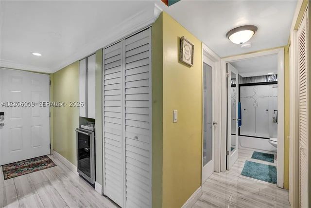 7840 NW 50th St 105, Lauderhill, FL 33351