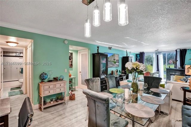 7840 NW 50th St 105, Lauderhill, FL 33351